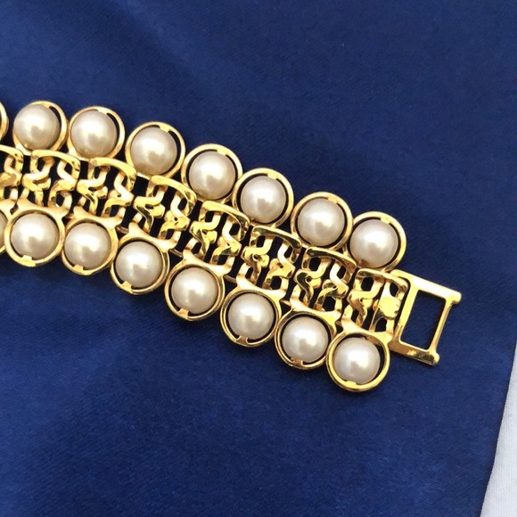 Avon Vintage Golden With Pearls Bracelet. - Picture 2 of 5